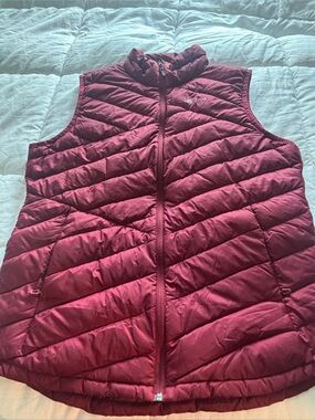 Marmot 700 Full Red Puffer Vest Size XL